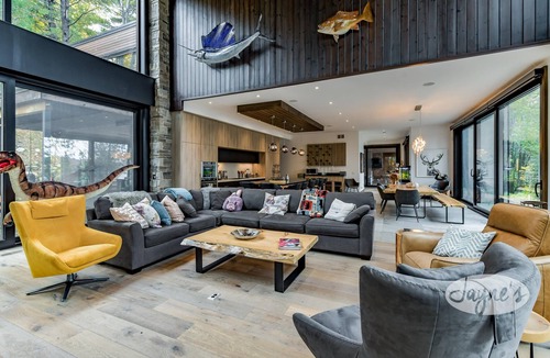 Dorset Cottage | Incredible Modern 6 bdrm, 5 bath Open-Concept Cottage on Lovely Lake of Bays!