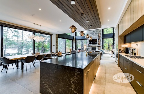 Dorset Cottage | Incredible Modern 6 bdrm, 5 bath Open-Concept Cottage on Lovely Lake of Bays!