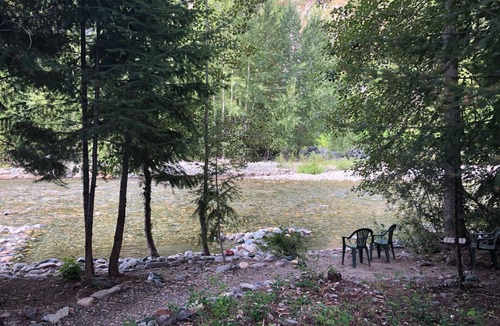 Mazama House | Incredible Mountain Log Home on Methow River