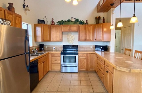 Concan House | Incredible Mountain Views! Entertainment Deck, Outdoor FP~3 Minutes 2 Frio!