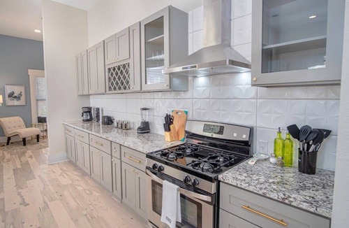 Near East Side House | Incredible New 3BR/2BA Near Downtown