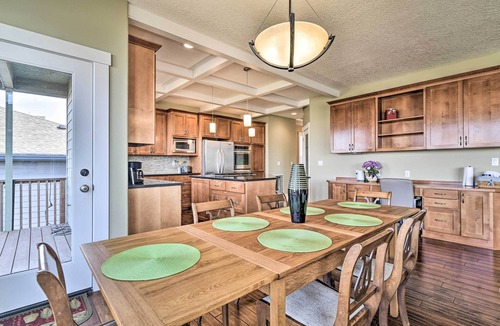 The Dalles House | Incredible Oregon Retreat w/Private Hot Tub!