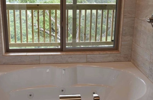 Eureka Springs Resort | Incredible Porch Views Located between Beaver Lake & Eureka Springs -Suite 111