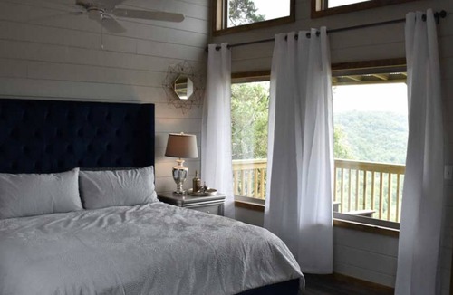 Eureka Springs Resort | Incredible Porch Views Located between Beaver Lake & Eureka Springs -Suite 111