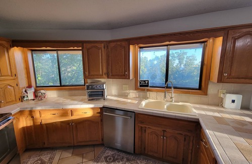 Saddlebrooke House | Incredible Private & Secluded 3-bedroom house in Ozark 40 mins to Branson & SPGF
