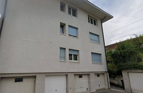 Pully Apartment | Incredible room with lake view and washing machine - Grape Place Bellevue