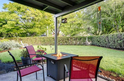 Hillsboro House | Incredible Singe Level Layout w/Immaculate Fenced Backyard, Covered Patio w/Fire-Table, BBQ, Games