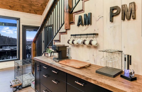 Wears Valley Cabin | Incredible Sunset Views | Organic Decor | Arcades