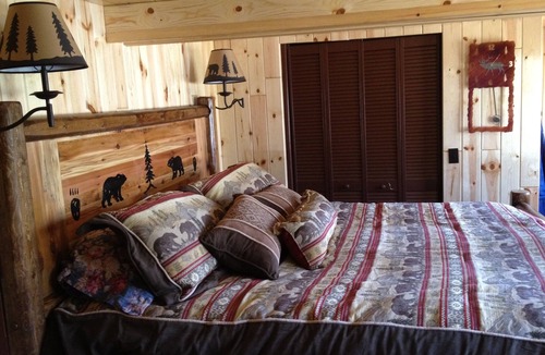 Rose City Cabin | Incredible sunsets over pristine Loon Lake