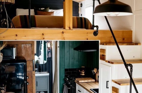 Tyendinaga Mohawk Territory House | Incredible Tiny House with Fireplace, Fire Pit and Pizza Oven in Solmesville, Ontario