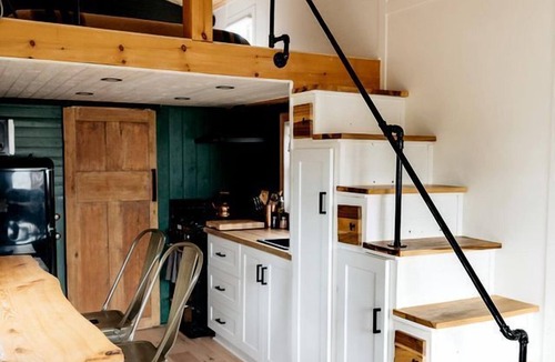 Tyendinaga Mohawk Territory House | Incredible Tiny House with Fireplace, Fire Pit and Pizza Oven in Solmesville, Ontario