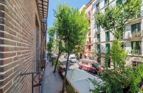 Palos de la Frontera Apartment | Incredible triple apartment in Atocha, 1A