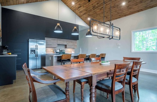 Cheneville Ski Chalet | Incredible view | Pool table | Horizon sur le lac
