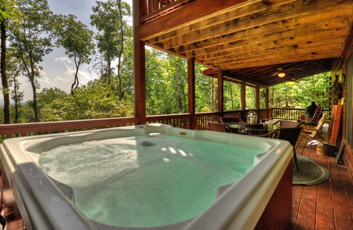 Blue Ridge Cabin | Incredible Views-Hot Tub on Deck-Clean-Fireplace-15 Minutes to Blue Ridge