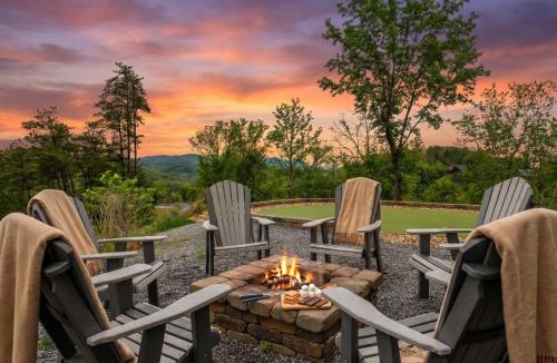 Wears Valley House | Incredible Views - Htd Pool - Hot Tub - Mini Golf