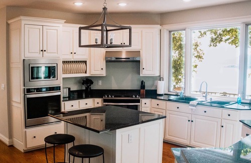 Cadiz House | Incredible Views, Lakefront, Room for Everyone