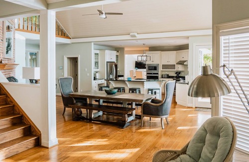 Cadiz House | Incredible Views, Lakefront, Room for Everyone