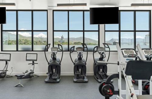 Downtown Salt Lake City Apartment | Incredible views! Pool,Gym,HTub