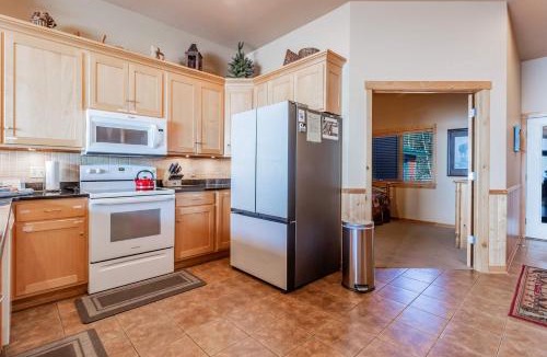 Tofte House | Incredible Views w Garage on Lake and bike trail