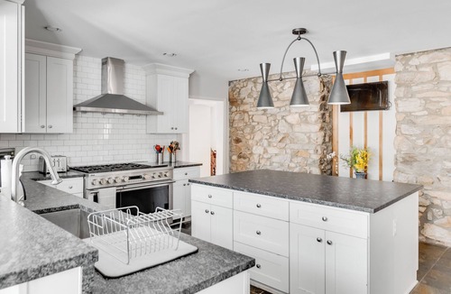 Lakeview House | Incredibly Spacious 4BR Getaway