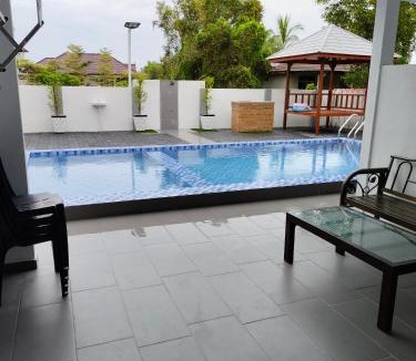 Kuala Besut House | Indah Homestay