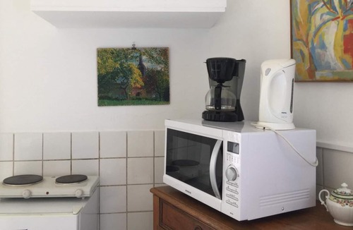 Saint-Genis Apartment | Independent apartment in an old house