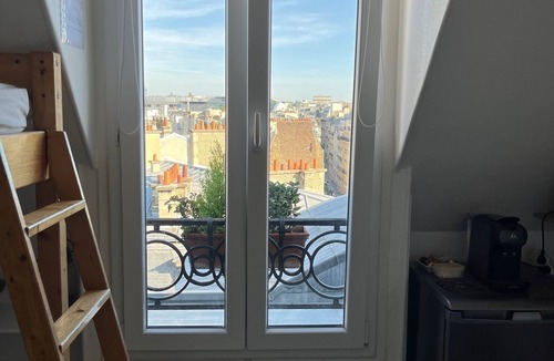 Neuilly-sur-Seine Condo | Independant room
