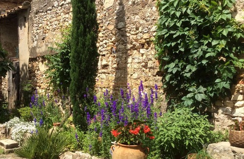Montpeyroux Apartment | Independent apartment in a village house.