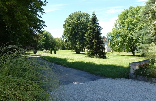Savonnieres Apartment | Independent apartment in exceptional house, large park
