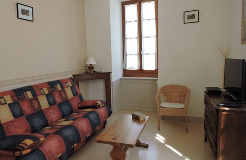 Ustou Apartment | Independent apartment in house in beautiful stone