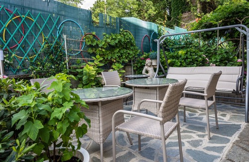 Avigliana Apartment | Independent apartment with garden directly on the Avigliana lake.