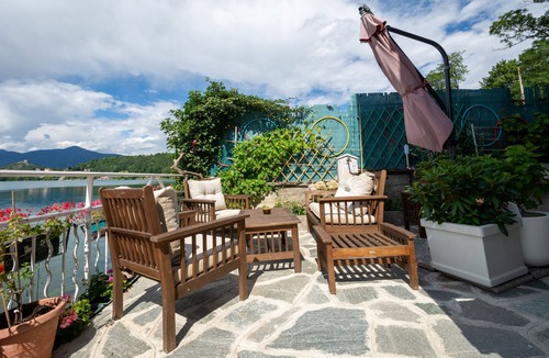 Avigliana Apartment | Independent apartment with garden directly on the Avigliana lake.