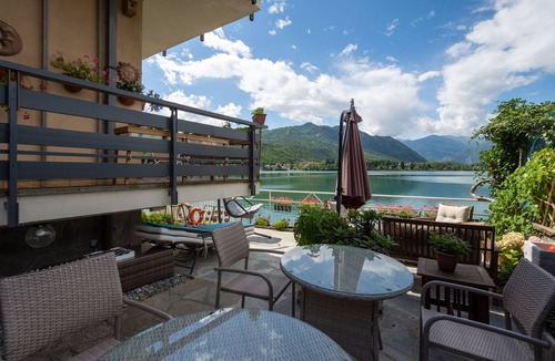 Avigliana Apartment | Independent apartment with garden directly on the Avigliana lake.