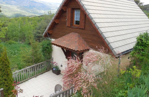 La Batie-Vieille Ski Chalet | Independent chalet surrounded by nature