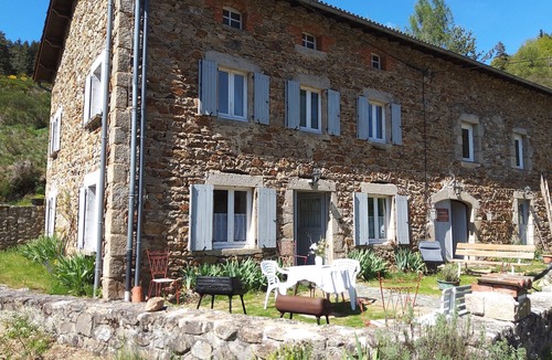 Saint-Pal-de-Senouire House | Independent cottage for 12 to 15 people or Rooms and Table d'Hôtes