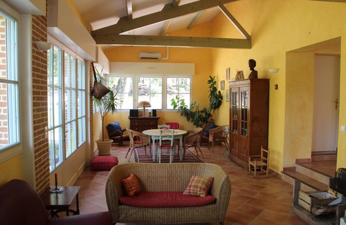 Serignac House | Independent cottage in park with large pool