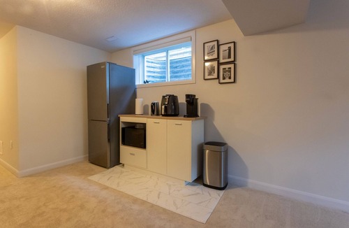 Ottawa Division Apartment | Independent Cozy Apartment