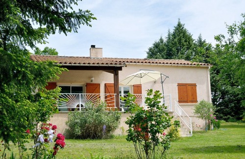 Joannas House | INDEPENDENT HOLIDAY HOUSE WITH WOODED LAND