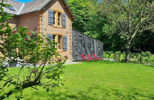 Boussois Cottage | Independent house by the woods with fireplace, bicycles, and pets accepted