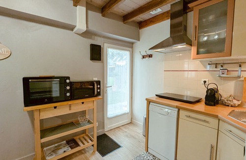 Le Poinconnet Cottage | Independent house with terrace and private parking