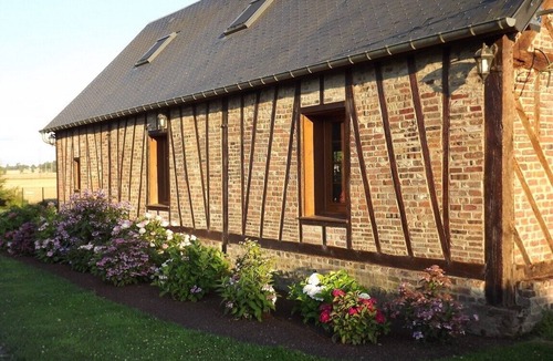 Le Thuit-Signol House | INDEPENDENT HOUSE 'hydrangeas' more than 50 varieties of hydrangeas