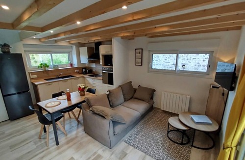 Jullouville Cottage | Independent house in Jullouville with terrace and beach access
