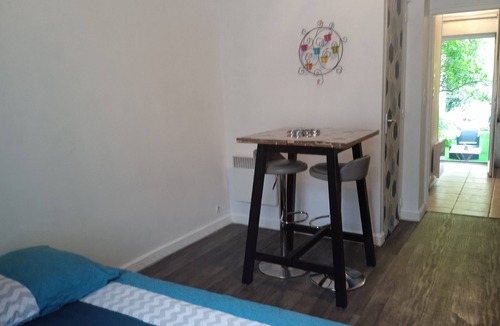 Thabor - Saint-Helier Bed & Breakfast | Independent private room with private garden.