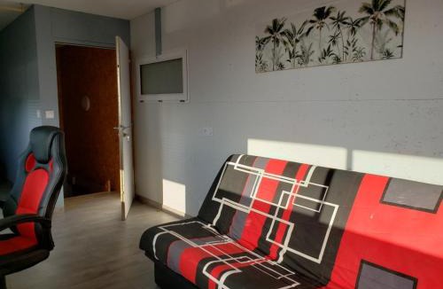 La Chapelle-Janson Apartment | Independent room