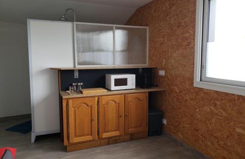 La Chapelle-Janson Apartment | Independent room