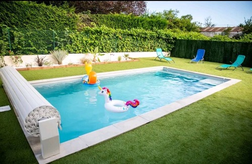 Tignieu-Jameyzieu Apartment | Independent studio in villa with swimming pool