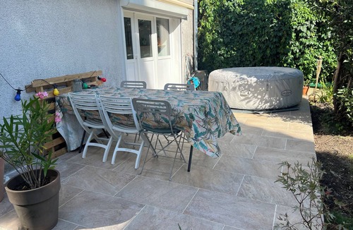 Aulnay-sous-Bois Condo | Independent studio with garden and jacuzzi