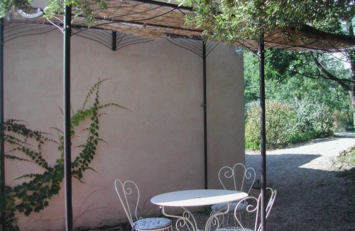 Tourtour Apartment | independent studio facing the pool