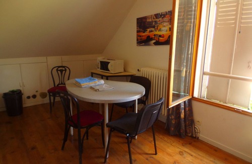 Saint-Egreve Apartment | independent studio in villa