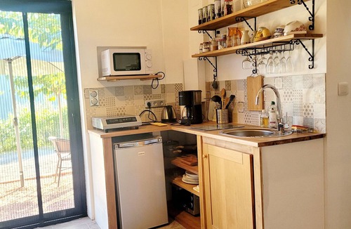 Bouvet Island House | Independent studio in a quiet olive grove